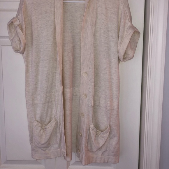 Ann Taylor Loft Cute Short Sleeve Sweater! - Picture 2 of 4